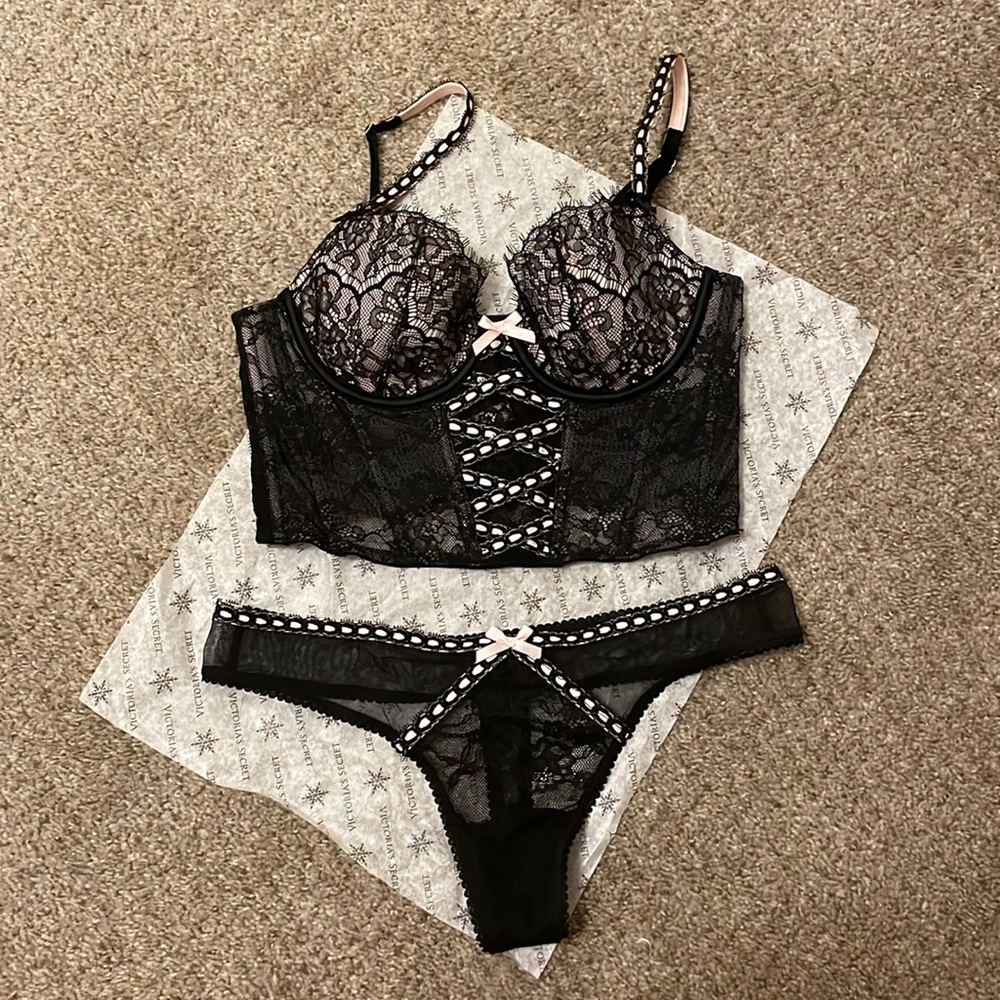 NWOT Victoria’s Secret Dream Angels corset top (32DD) and thong (small)